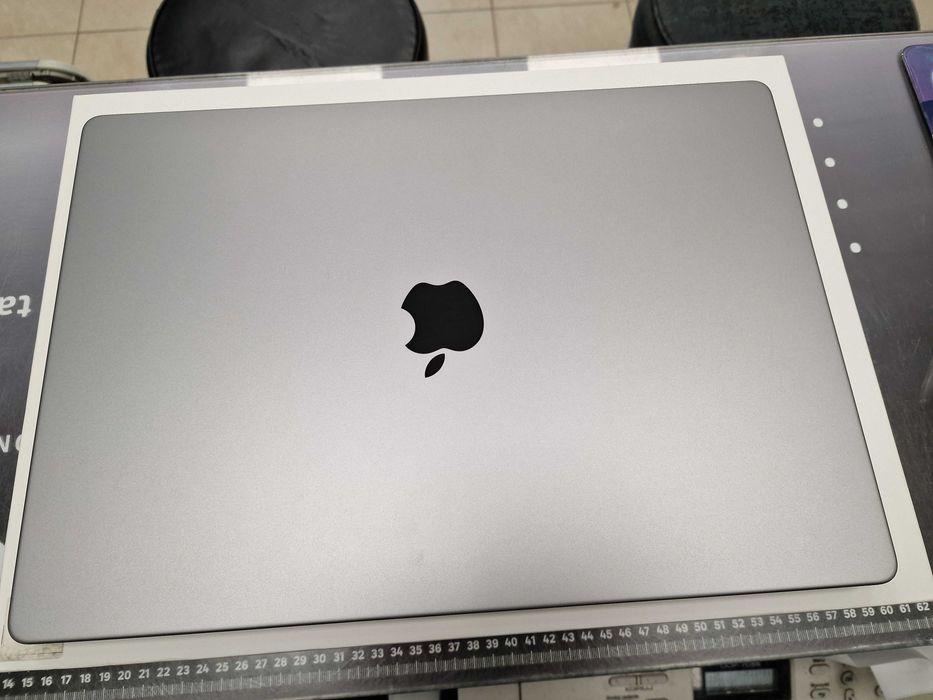 Macbook PRO 16 2023/ M2 PRO/ 16GB DDR5/ 512GB/ 15 cykli! Grade A