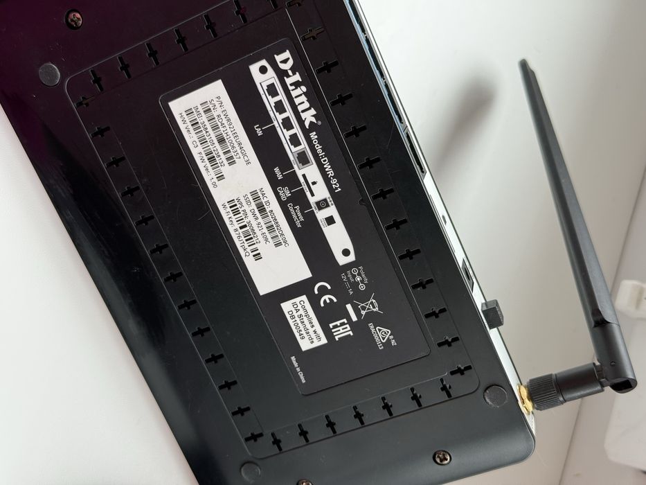 Роутер  маршрутизатор Wi-Fi D-Link DWR-921 N300 (ERC-DWR-921)