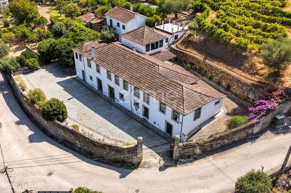 “Quinta Casa do Cruzeiro” com vinha - Douro - Folgosa