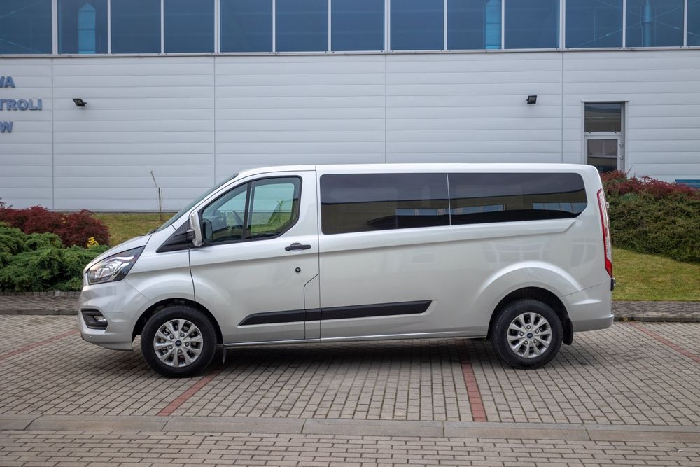 Wynajem busa, Wynajem busów 9-cio osobowych