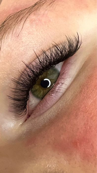 Нарощення вій **