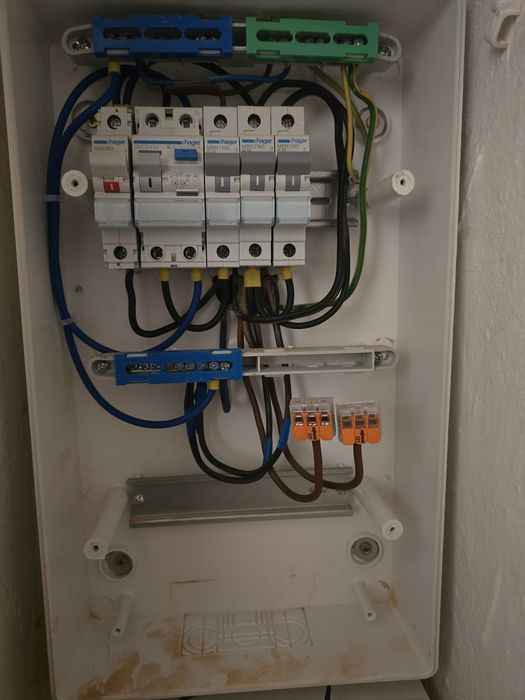 Elektryk, montaż instalacji elektrycznej,usuwanie awarii