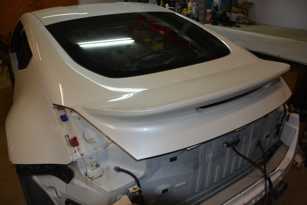 Nissan 370Z NISMO V2 klapa bagażnika spoiler lotka ducktail