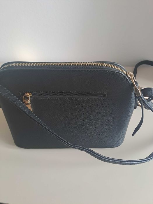 Bolsa preta muito prática