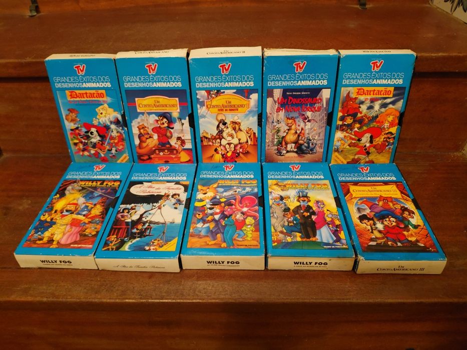 Conjunto de cassetes antigas em bom estado. A funcionar