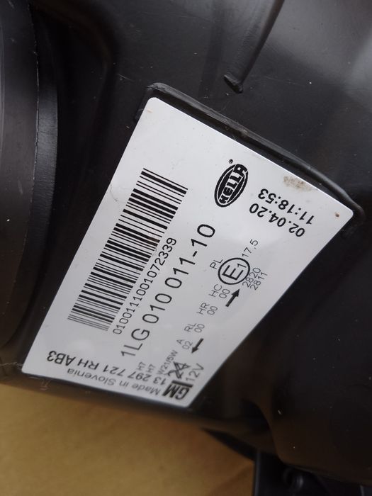 Lampa prawa opel astra 4 IV  j czarna Europa