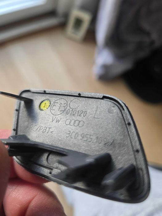Spryskiwacz lampy przedniej lewej VW PASSAT B6 2008