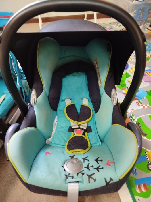 Carrinho Quinny com cadeira de passeio e babycoque