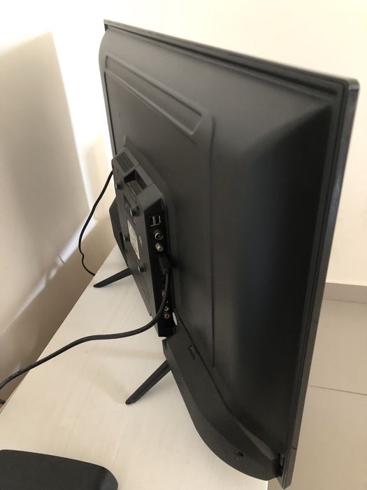 Televisão Lcd de 81 polegadas