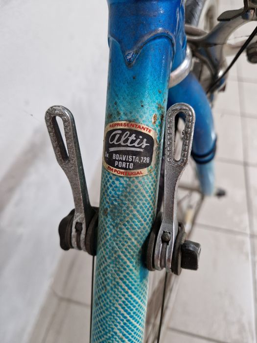 Bicicleta estrada Altis