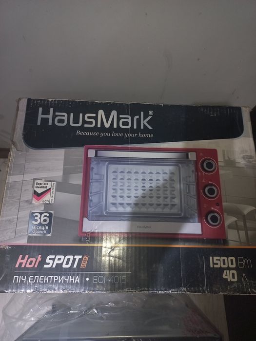 електрична піч Hausmark EOI-4015BK об'ємом 40 літрів.
