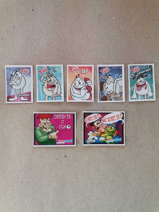 Autocolantes Kinder TÁS Tasse Kinder maxi monster hotel Doraemon