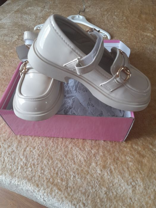 Продам шкільний одяг