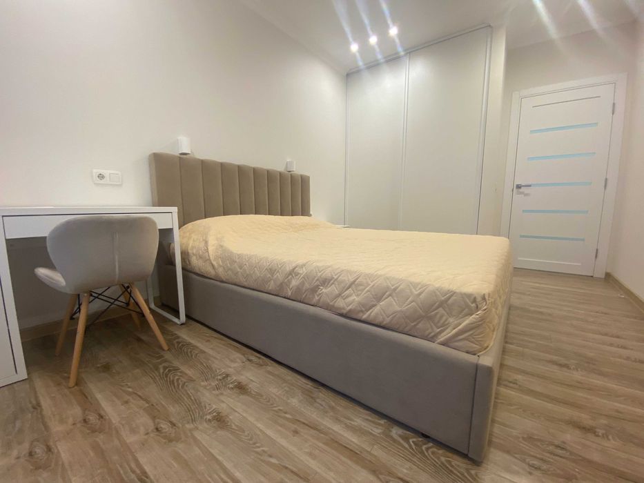 Перша здача! Стильна 1-кімнатна квартира в ЖК Республіка. Рильського 1