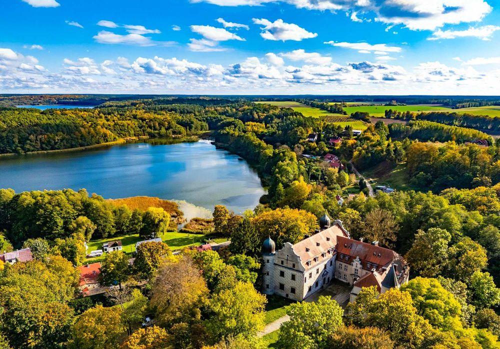DZIAŁKA 2079 m²   jeziora, lasy