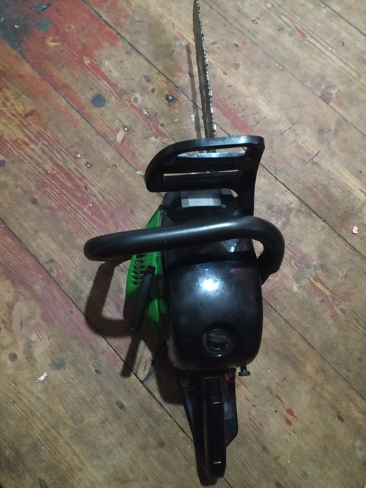 Продам нову бензопилу