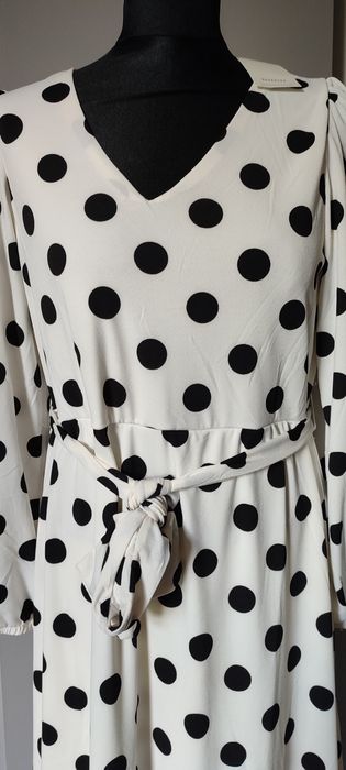 Nowa damska sukienka