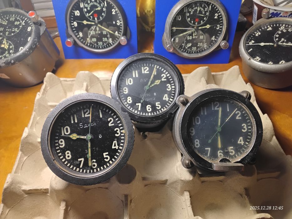 Zegar wojskowy czołgowy 5dni. PRL ZSRR  mechaniczny SPRAWNY
