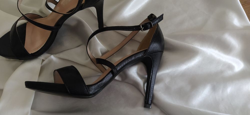 Szpilki sandałki czarne