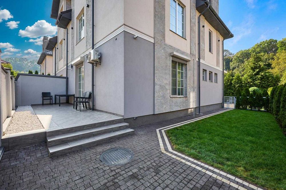 Продаж будинку / дуплекс/ з дизайн. ремонтом /Личаківський р-н / Львів