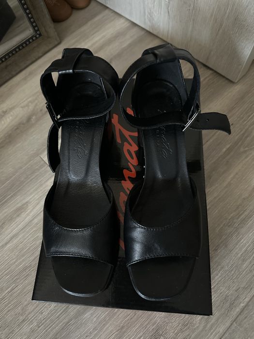 Шкіряні босоніжки 36 р