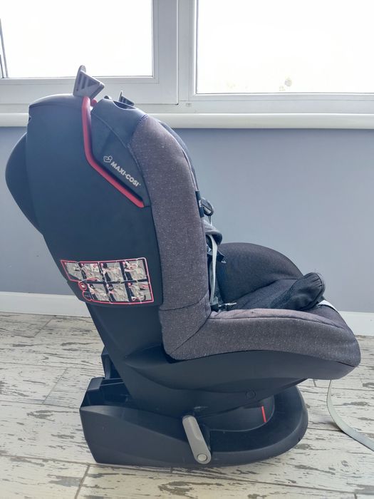 Продам  автокрісло під ремені безпеки MAXI COSI TOBI (9-18 kg)
