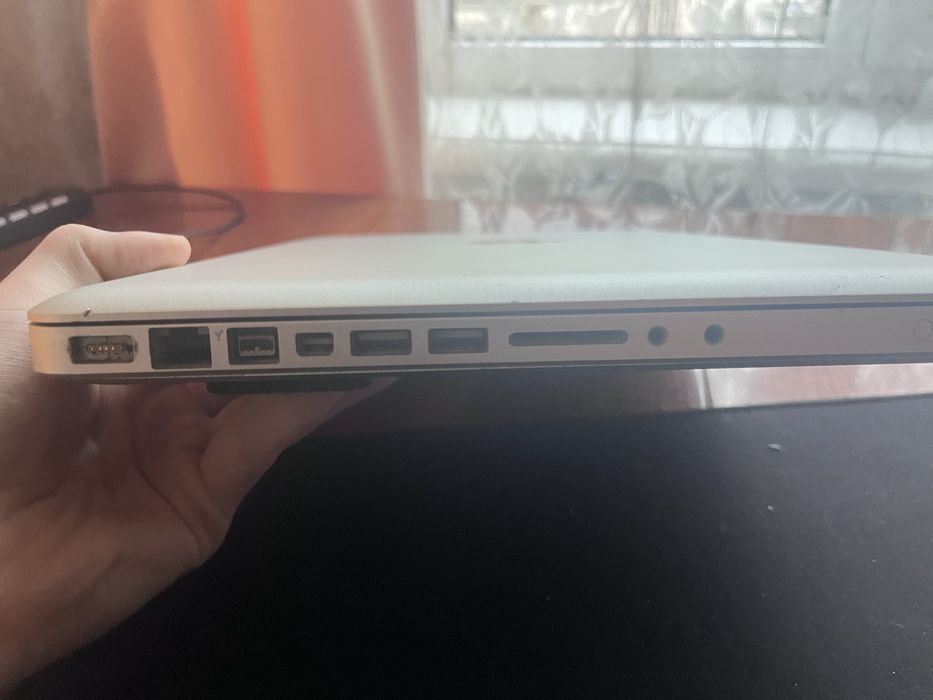 Macbook pro 15’   i7 2010