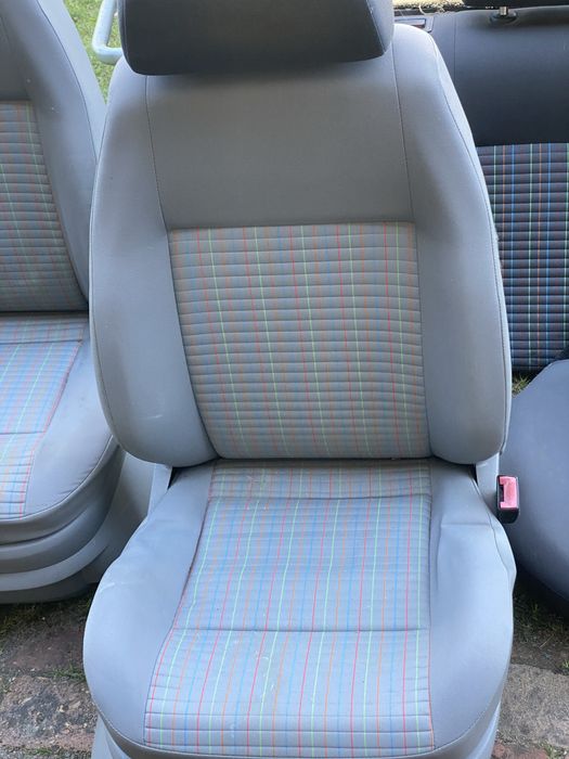 Kompletne Fotele i częsci VW Polo 9N