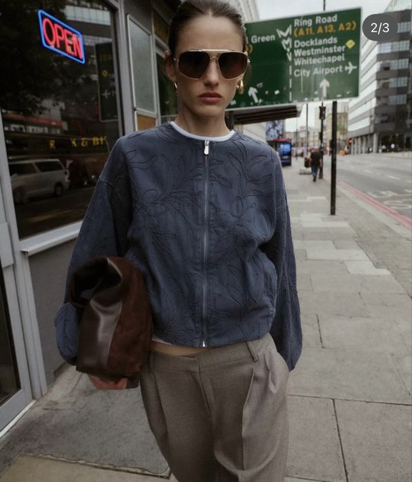 Бомбер / куртка синя Zara