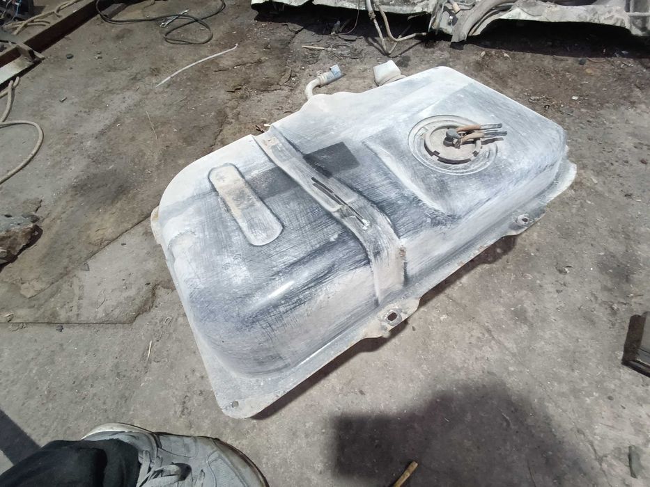 Бак Форд Фиеста МК3 Бензобак Ford Fiesta Топливный бак МК 3