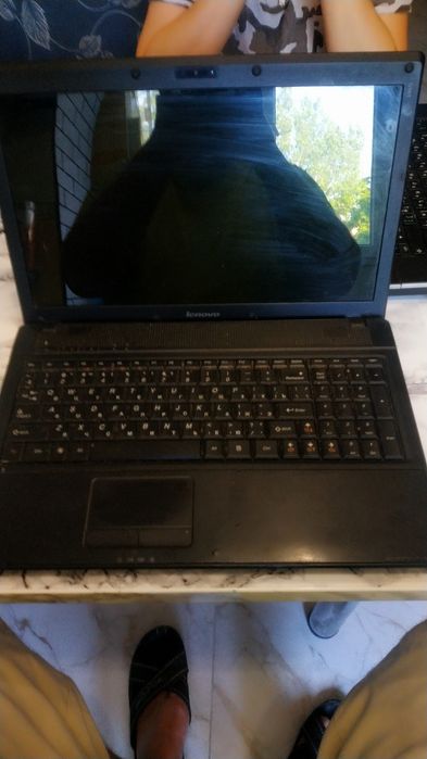 Lenovo G565
Ноутбук працює швидко і без нюансів.
В ютубі не тормозить,