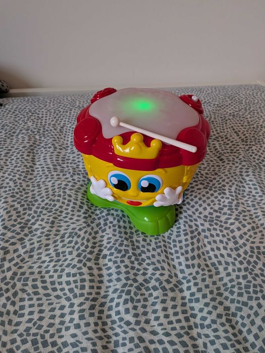 Brinquedo com música e luz