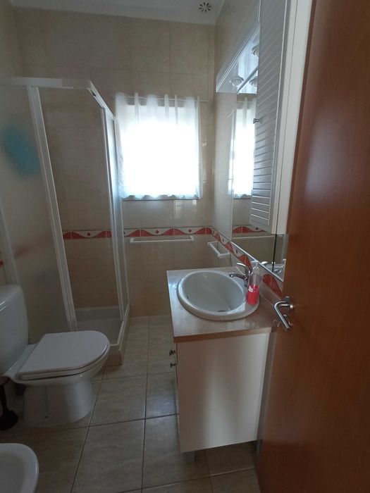 Apartamento para Alugar Férias - de 4 de Julho a 5 de Setembro