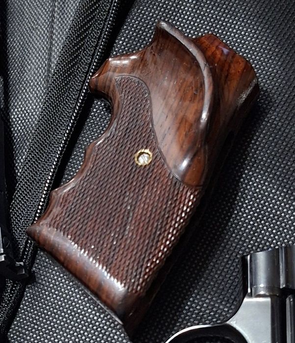 Anatomiczne okładki / okładziny Colt Python - drewniane