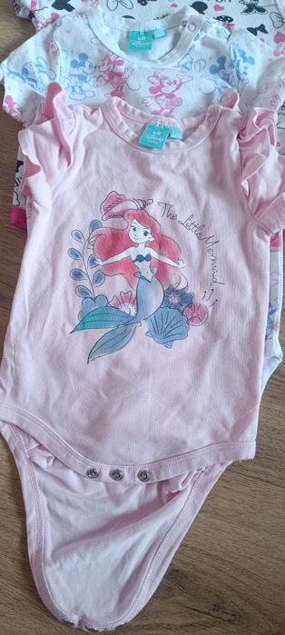 Body. Krótkim rękawem