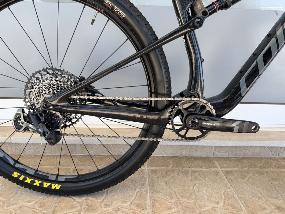 Bicicleta de BTT - Suspensao total 29