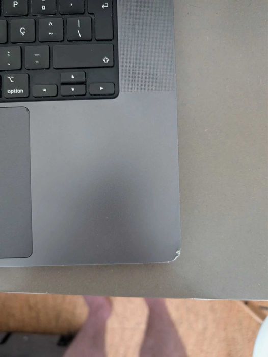Apple MacBook Pro 16" (M3 Pro, 18GB RAM, 512GB) - PT Keyboard