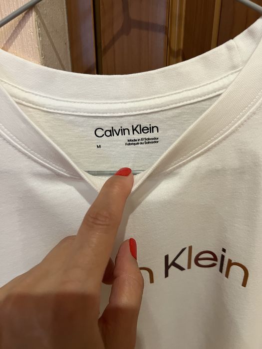 Футболка фірми Calvin Klein