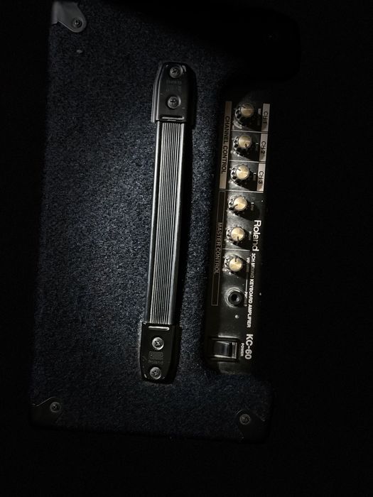 Amplificador Roland KC60