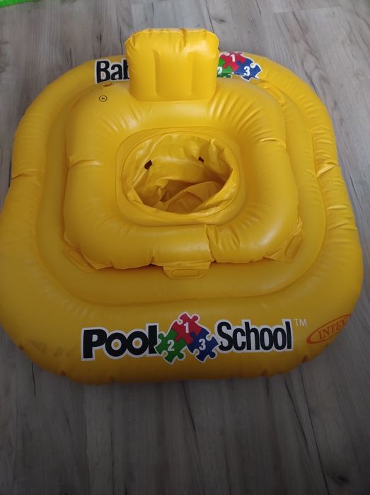 Sprzedam koło na basen dla niemowlaków.
