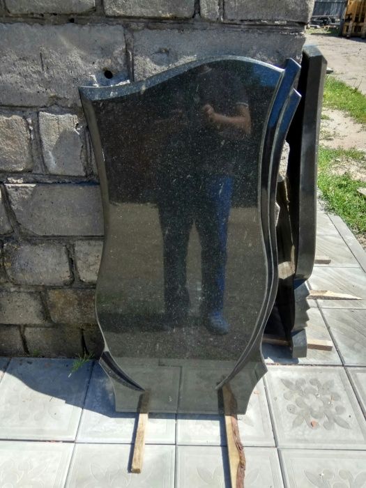 Гранітний Пам'ятник