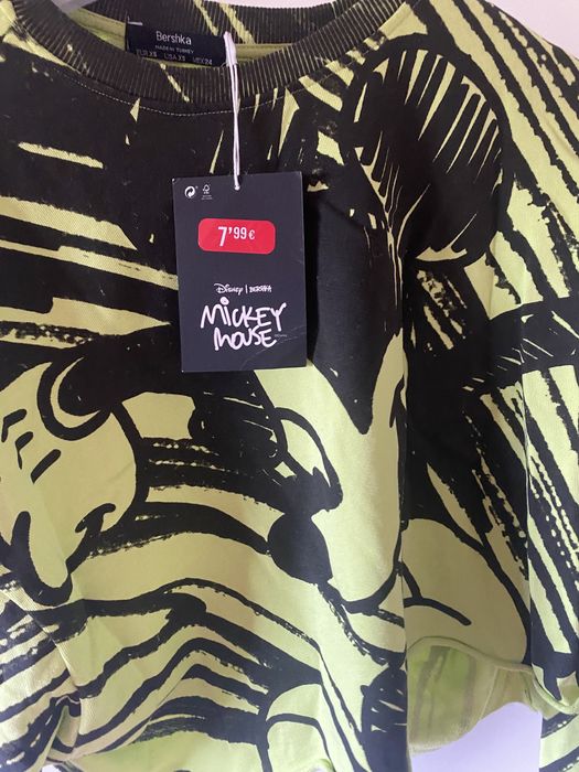 Camisolas usadas pouco tempo