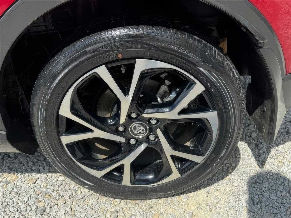 Toyota C-HR Limited      2019