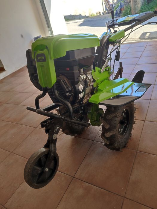 Motoenxada Vito 7 cavalos semi novo