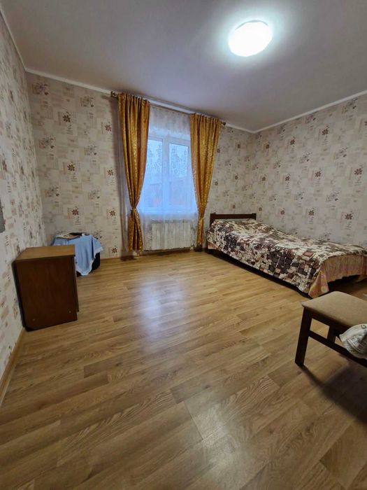 Продаж будинку 214  кв. метрів в 40 км від Києва.
