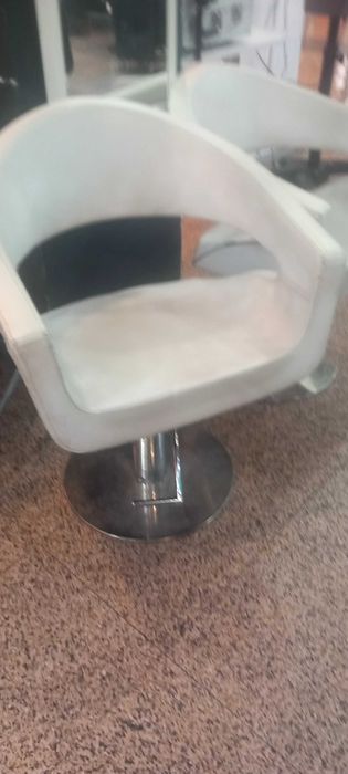 Vende se mobiario de cabeleireiro usado