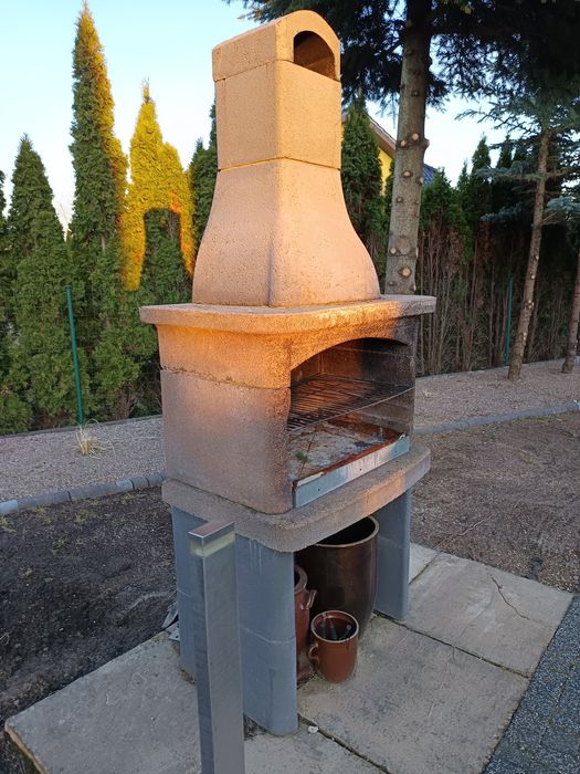 Grill betonowy ogrodowy