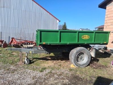 Przyczepa jednoosiowa z kiprem