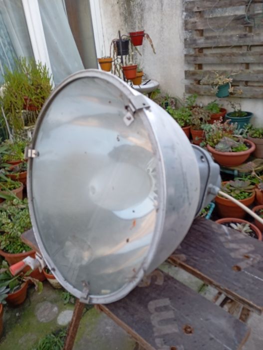 Candeeiro industrial