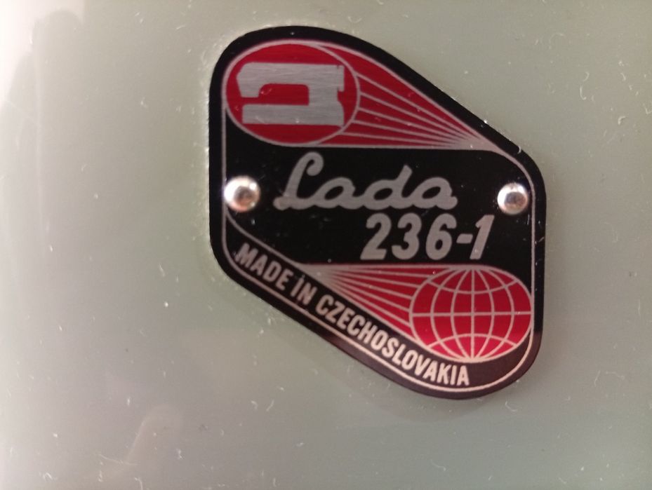 Швейная машина Lada 236-1